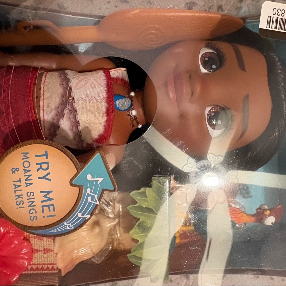 Disney Moana Singing Doll with Red Outfit - Picture 7 of 13